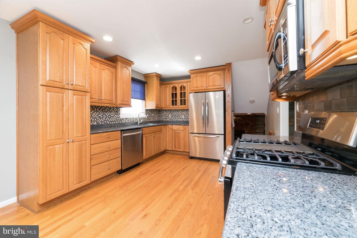 315 Stonewall Road Catonsville, MD 21228 - Photo 9 of 42 Updated kitchen w/ Gas Cooking