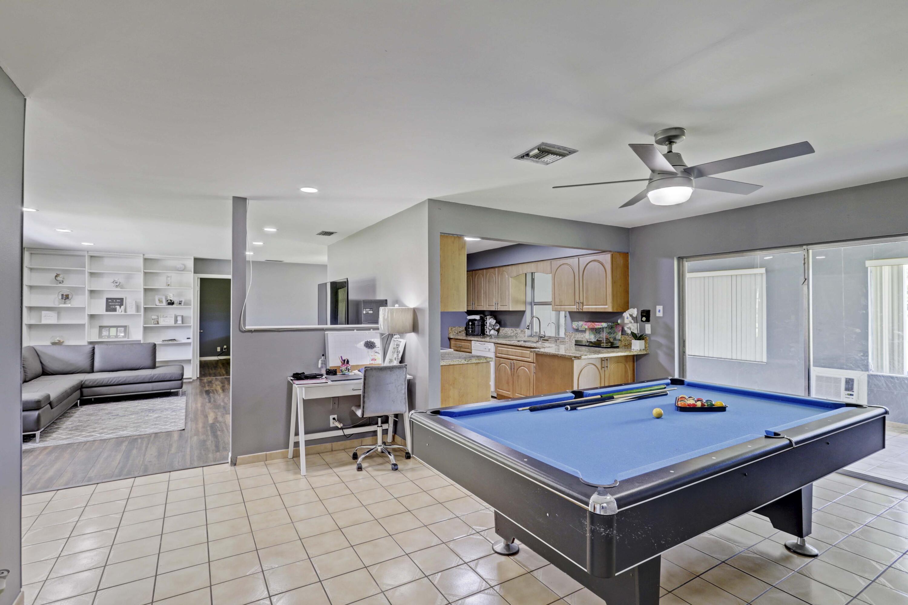 110 Timber Run East Riviera Beach, FL 33407 - Photo 10 of 52 Second Livingroom