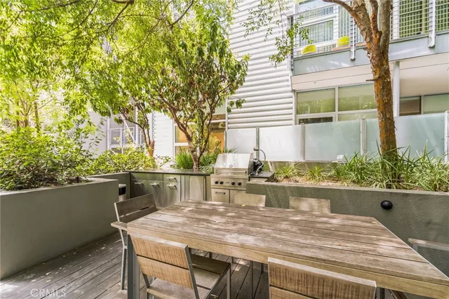 a view of parking area