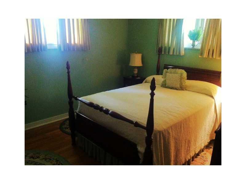 450 Chapel Road Aliquippa, PA 15001 - Photo 12 of 14 Master Bedroom.