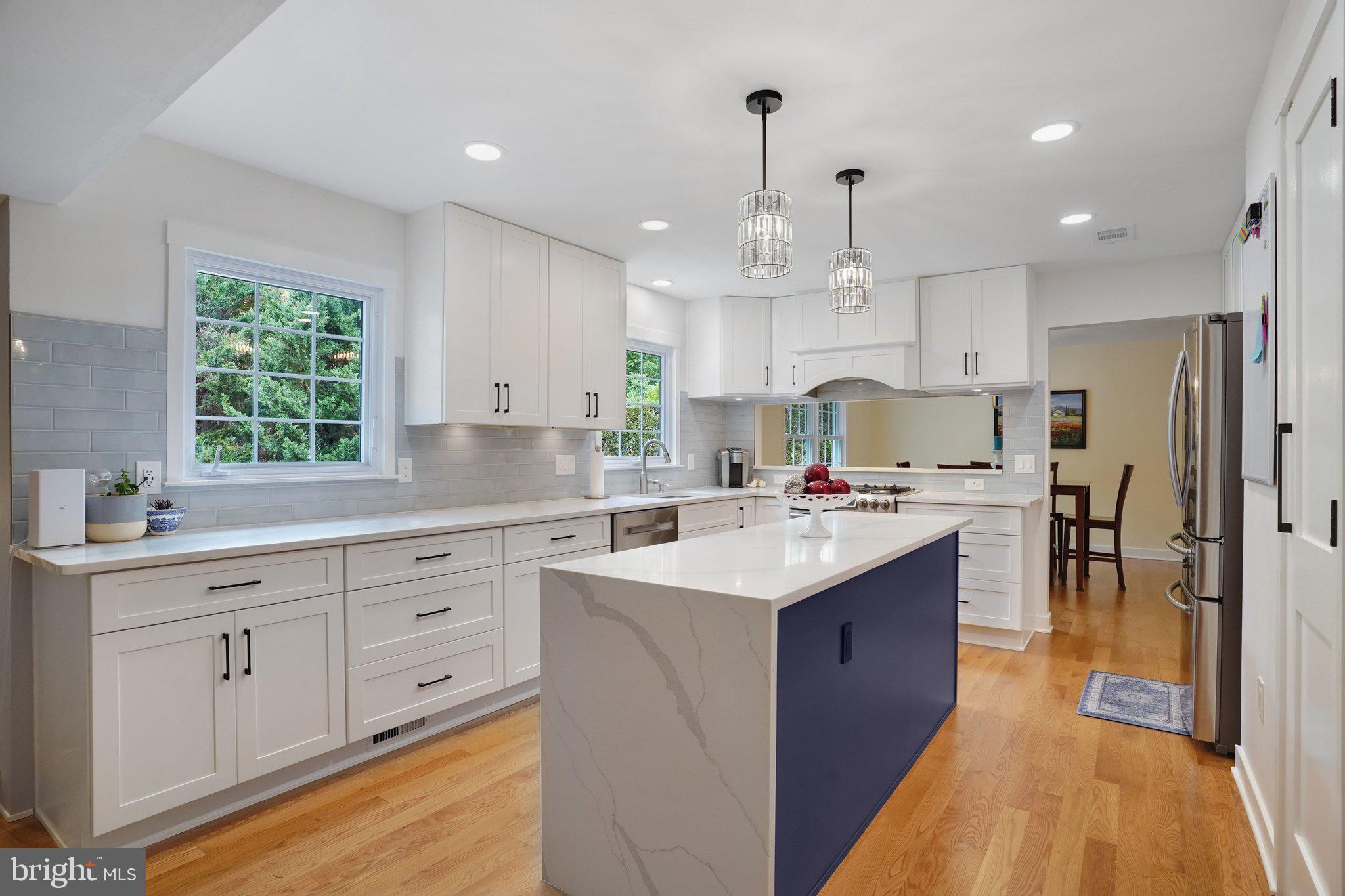 7628 Gralnick Place Springfield, VA 22153 - Photo 13 of 60 Beautiful Kitchen w/Quartz waterfall island