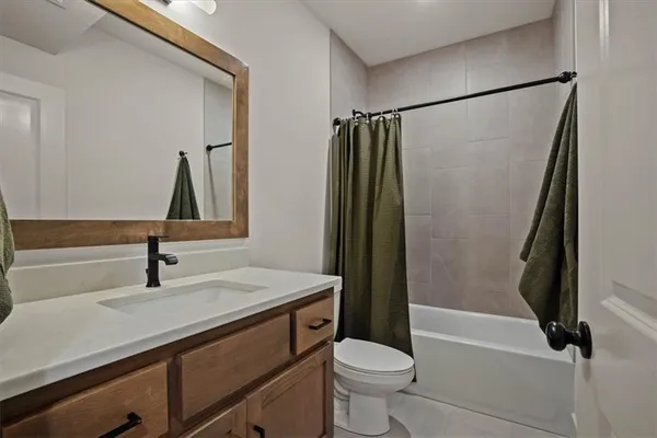 $575,000 | 1227 Larkspur Place, Raymore, MO 64083