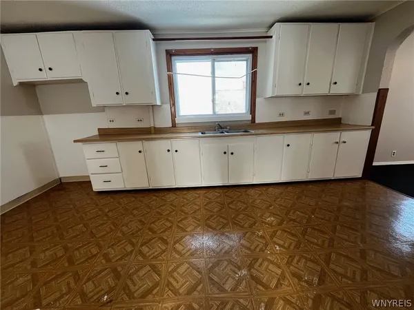 $169,900 | 400 Willett Street, Buffalo, NY 14206