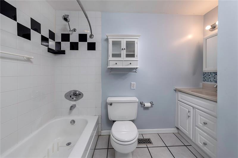 125 Tory Road Coraopolis, PA 15108 - Photo 19 of 25 Gallery Image 19