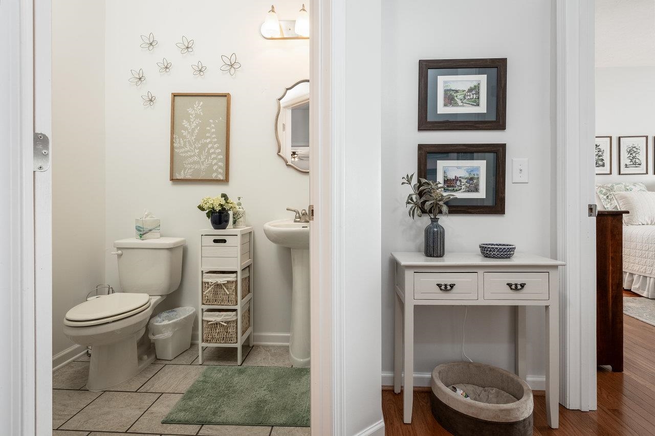 102 Millview Drive Bridgewater, VA 22812 - Photo 28 of 59 a bathroom with a toilet a sink and mirror