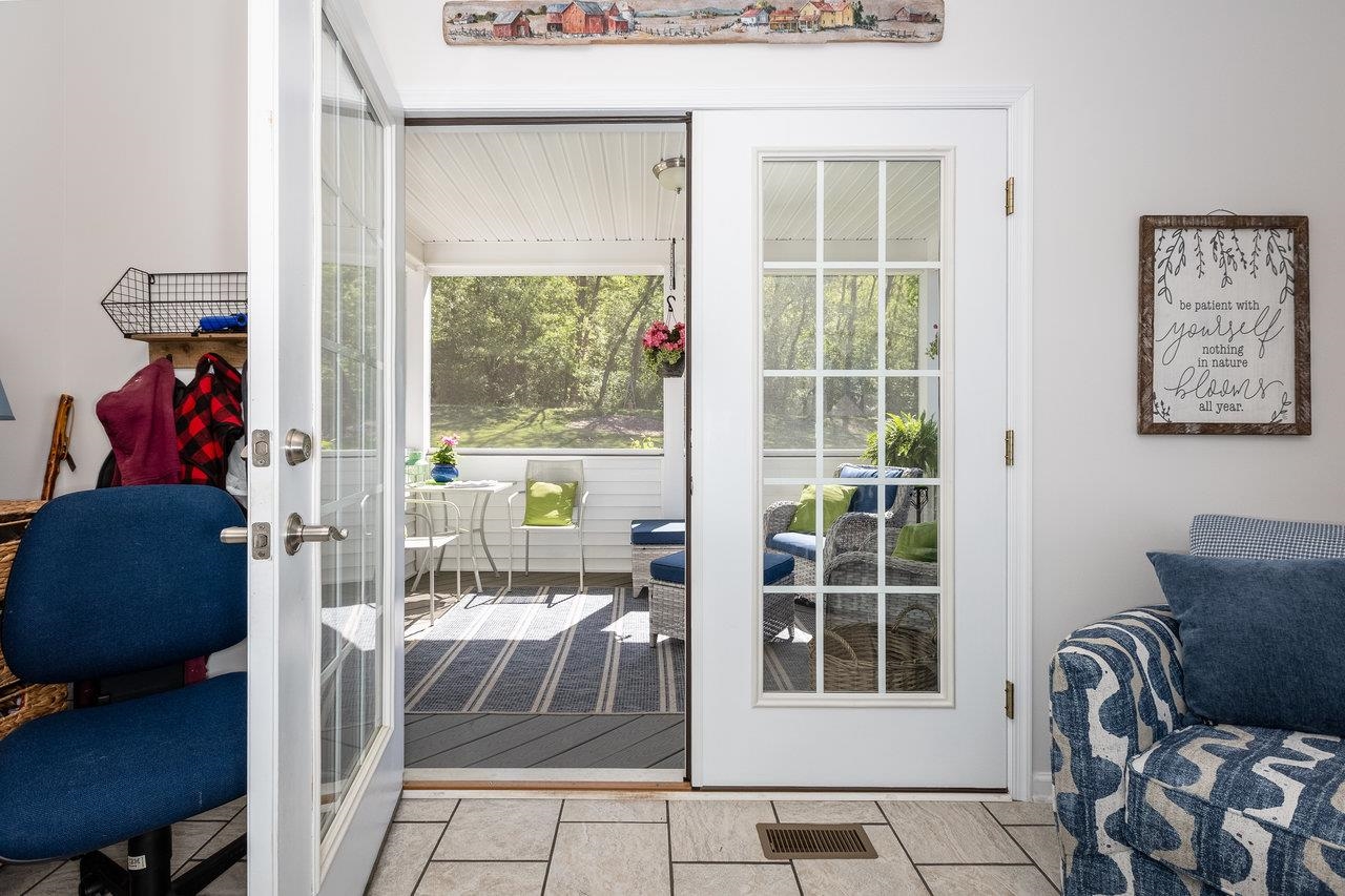 102 Millview Drive Bridgewater, VA 22812 - Photo 37 of 59 a living room with furniture and a window