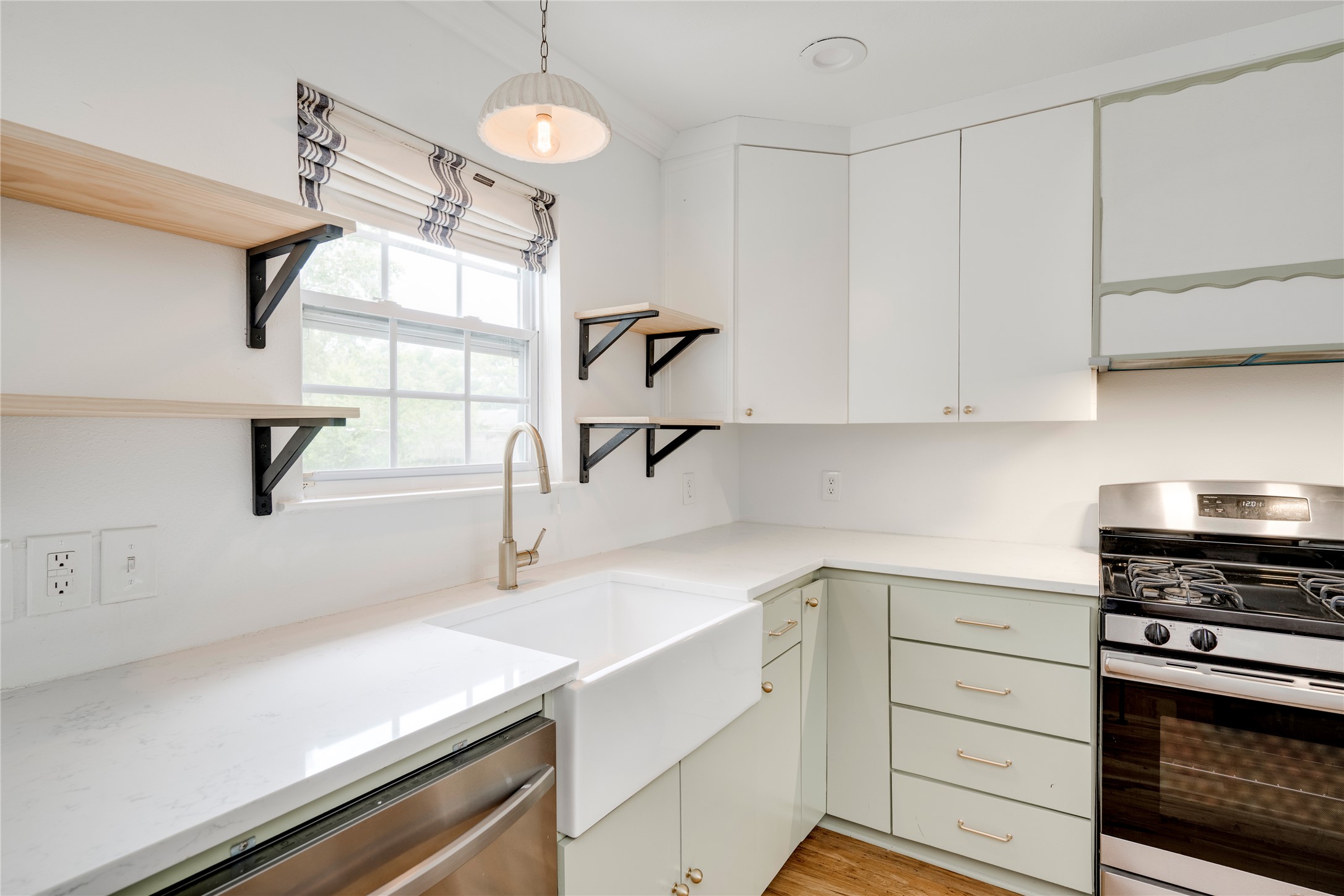 3301 Bengston Street Austin, TX 78702 - Photo 9 of 34