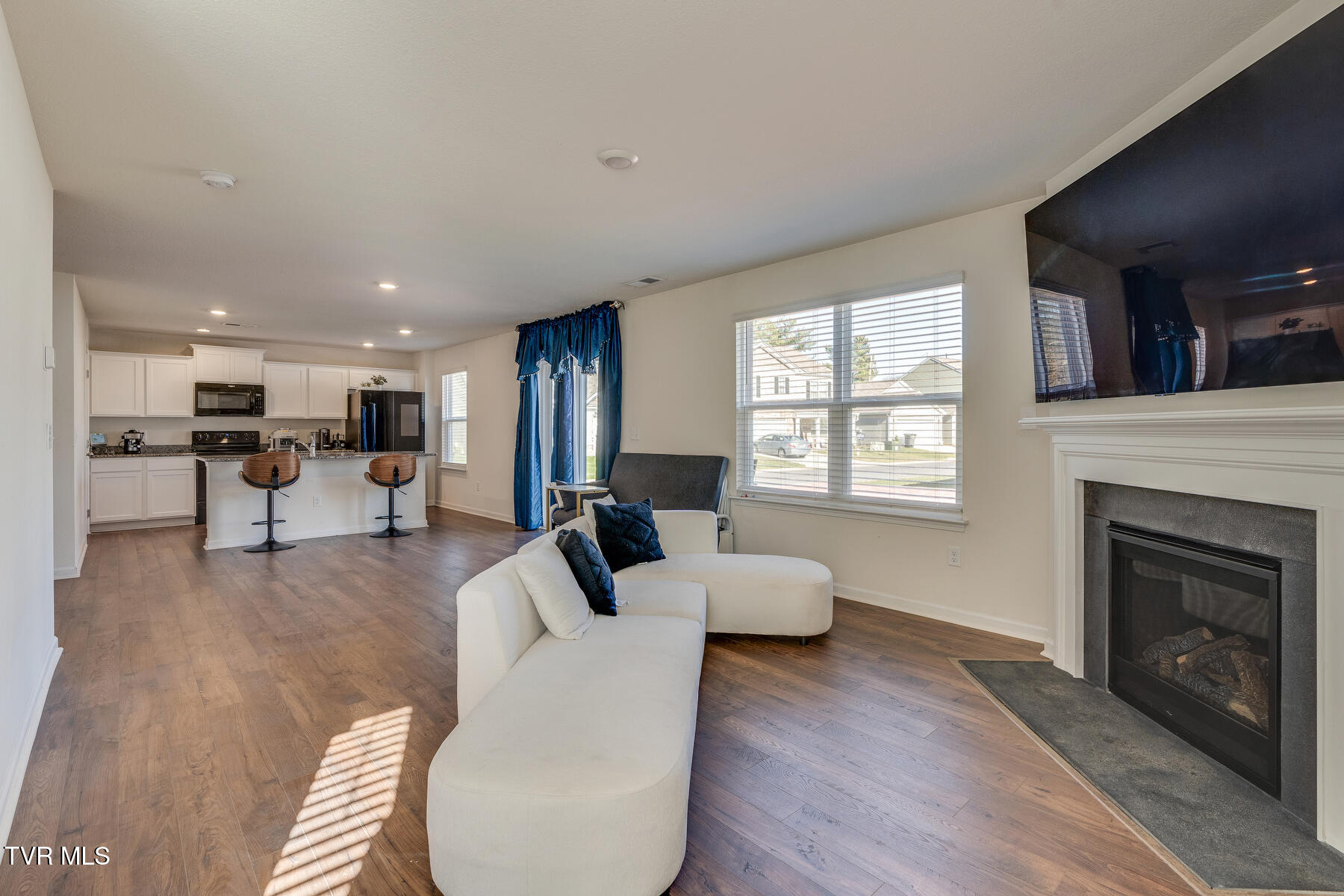 1249 Stamp Lodge Road Kingsport, TN 37660 - Photo 11 of 41 011