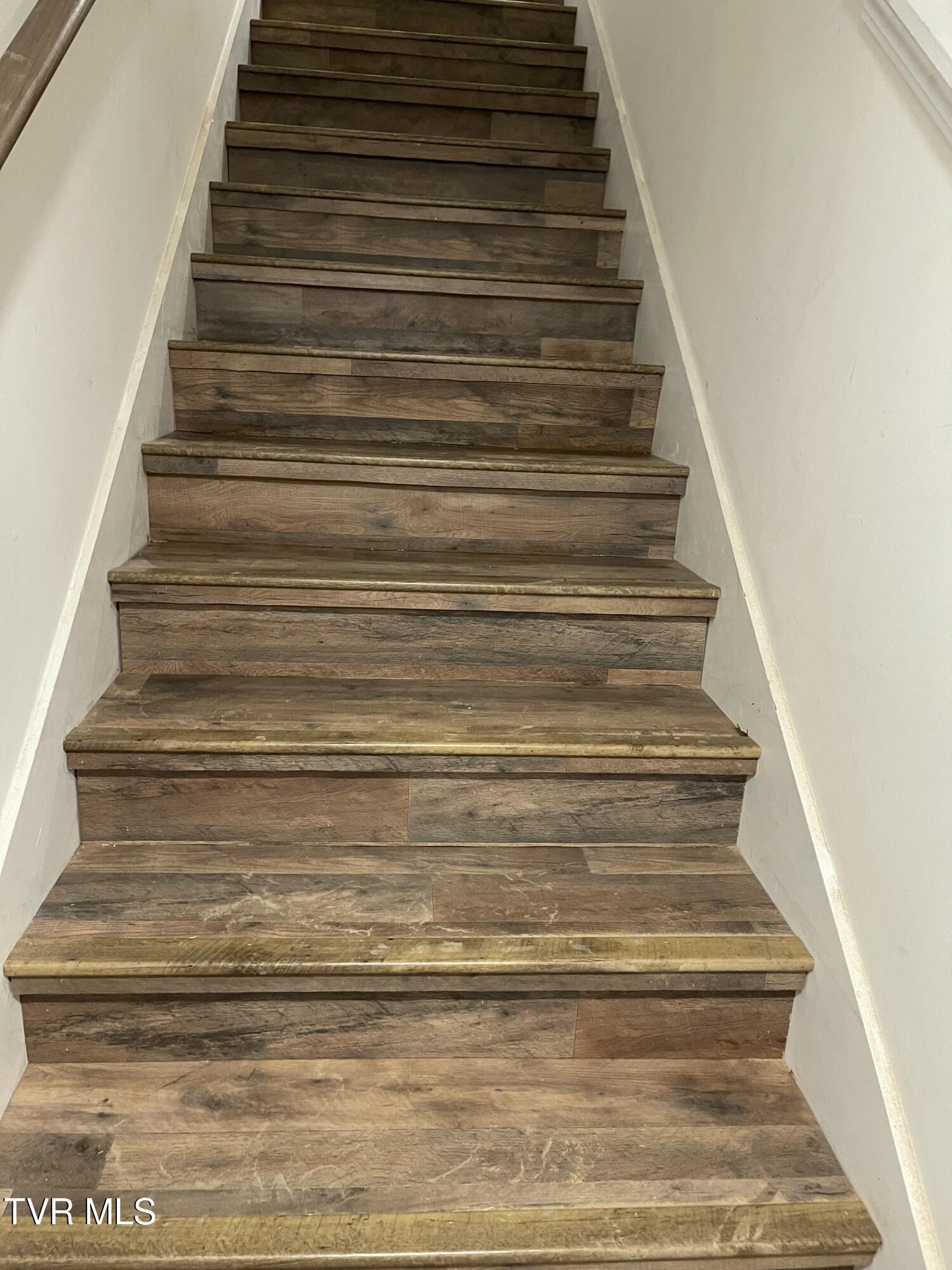 1249 Stamp Lodge Road Kingsport, TN 37660 - Photo 18 of 41 11616