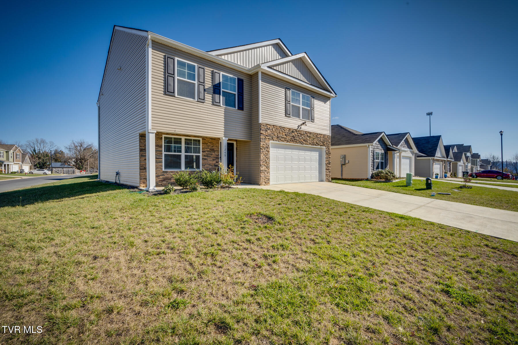 1249 Stamp Lodge Road Kingsport, TN 37660 - Photo 2 of 41 002