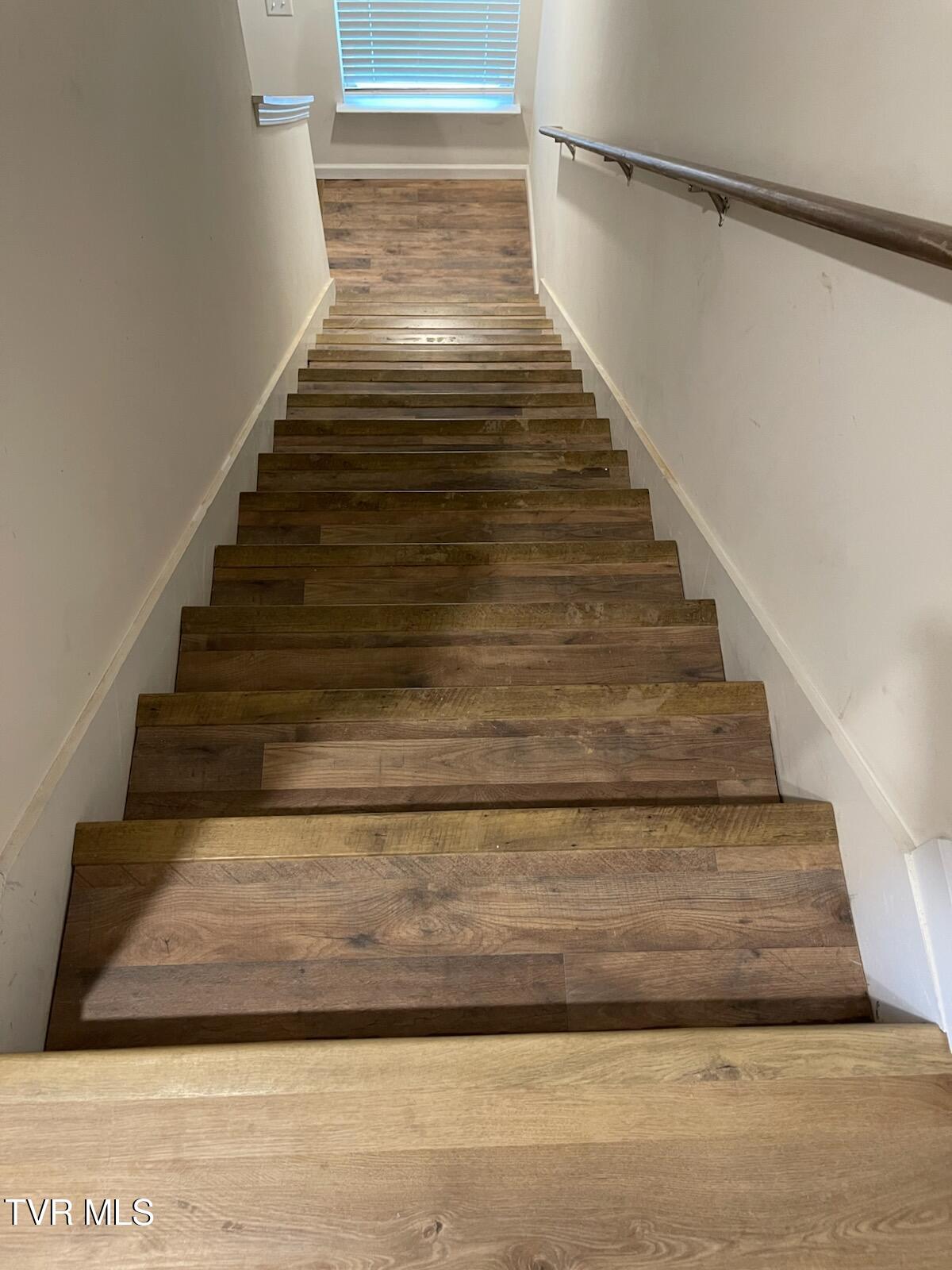 1249 Stamp Lodge Road Kingsport, TN 37660 - Photo 33 of 41 11631