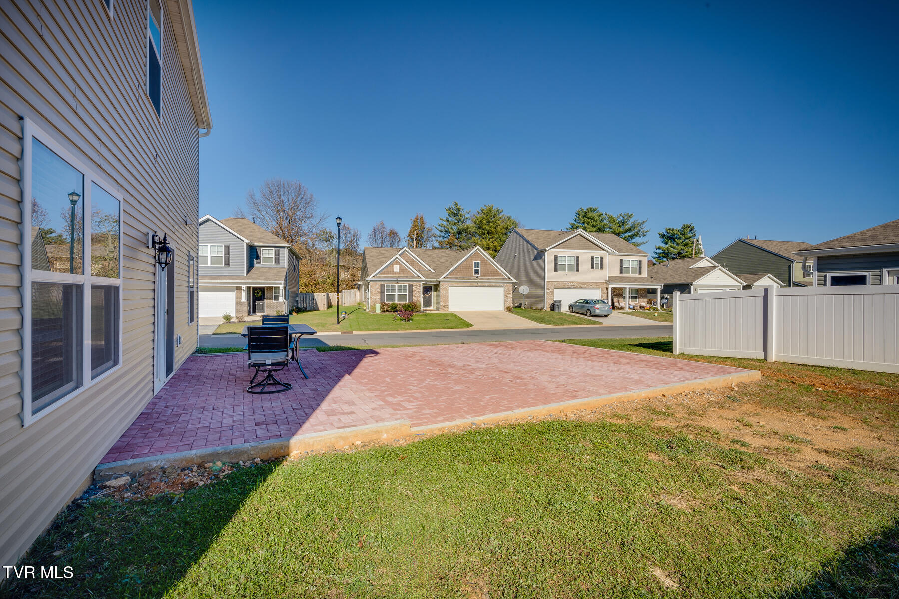 1249 Stamp Lodge Road Kingsport, TN 37660 - Photo 38 of 41 035