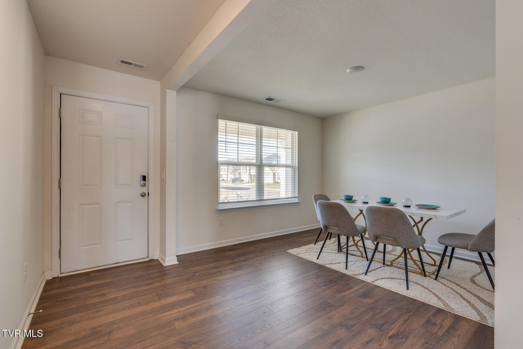 1249 Stamp Lodge Road Kingsport, TN 37660 - Photo 6 of 41 006