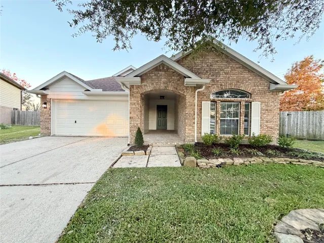 $349,000 | 2214 Stoney Brook Drive, Deer Park, TX 77536