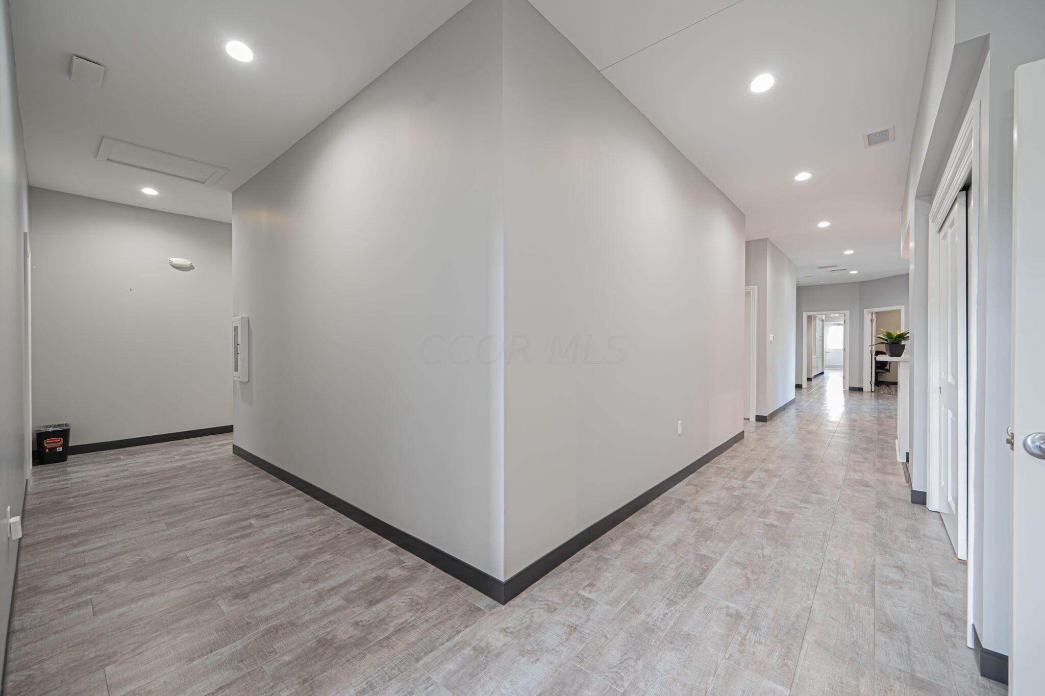 422 Beecher Road Columbus, OH 43230 - Photo 29 of 60 Interior Photo