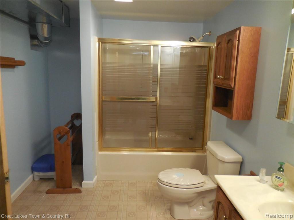 1681 Slater Road Lapeer, MI 48446 - Photo 17 of 29 0330 DSCN6522.JPG