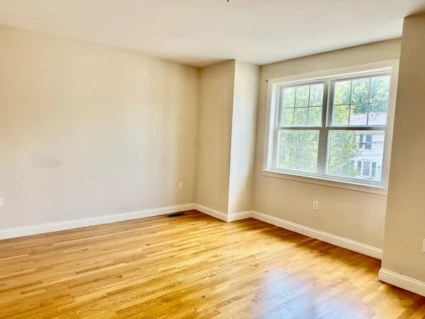 $5,500 | 183 Summer Street, Unit 183, Watertown, MA 02472