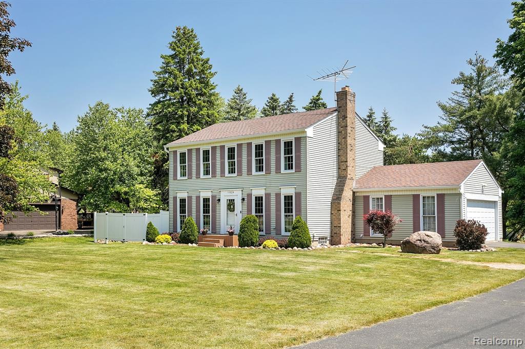 1024 Hayfield Road Rochester Hills, MI 48306 - Photo 2 of 41