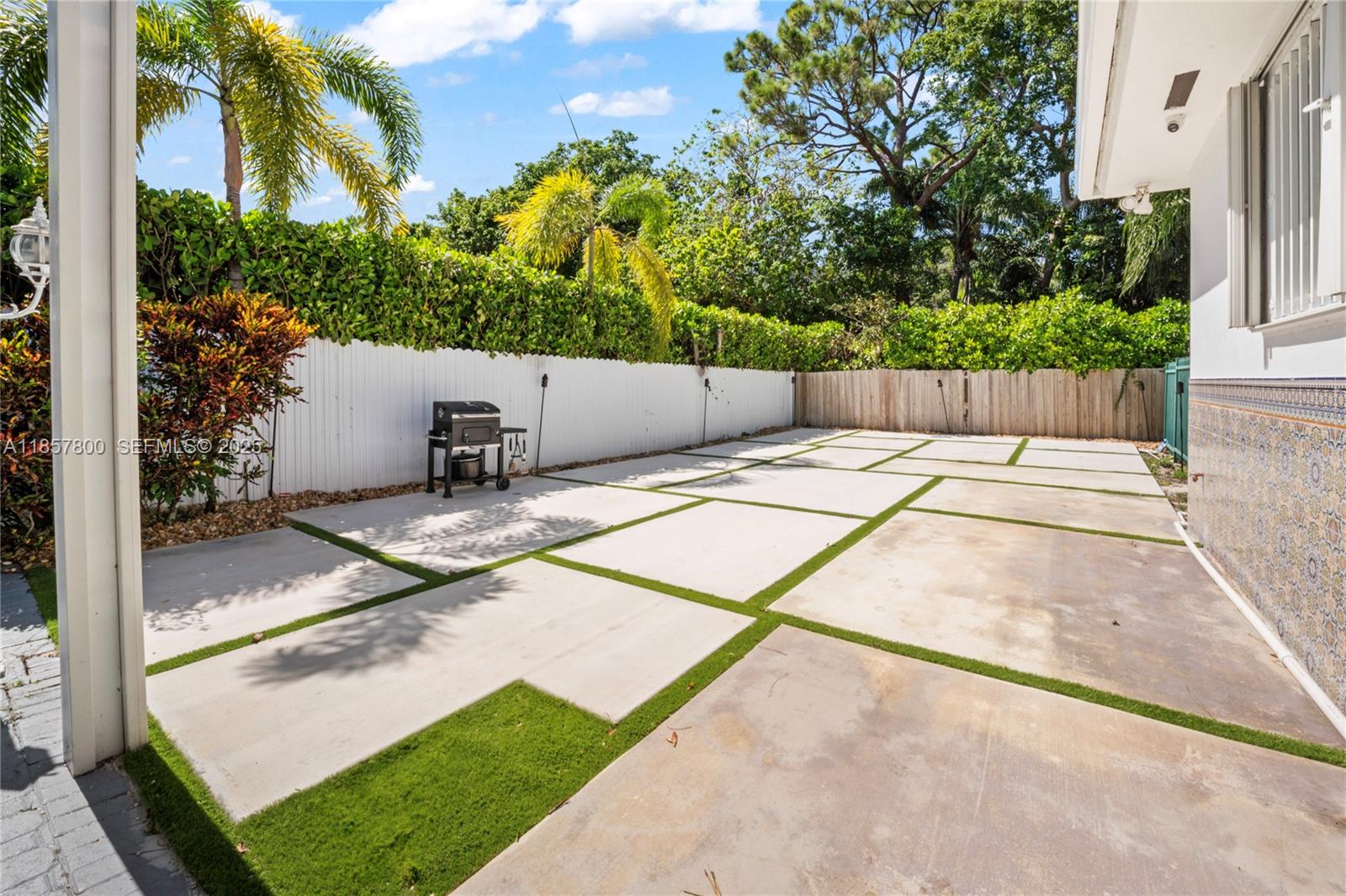 5750 Southwest 67th Avenue Miami, FL 33143 - Photo 57 of 62