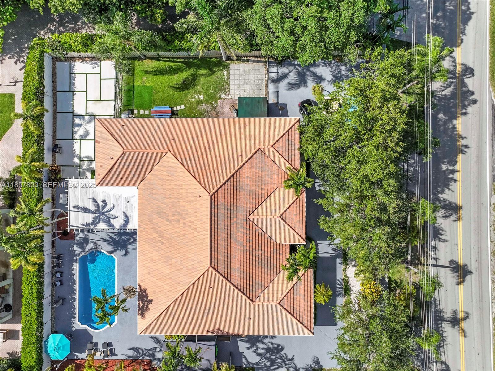 5750 Southwest 67th Avenue Miami, FL 33143 - Photo 9 of 62