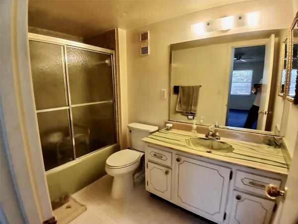 $74,900 | 5190 East Sabal Palm Boulevard, Unit 103, Tamarac, FL 33319