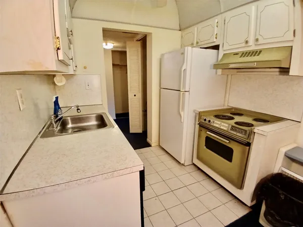 $74,900 | 5190 East Sabal Palm Boulevard, Unit 103, Tamarac, FL 33319