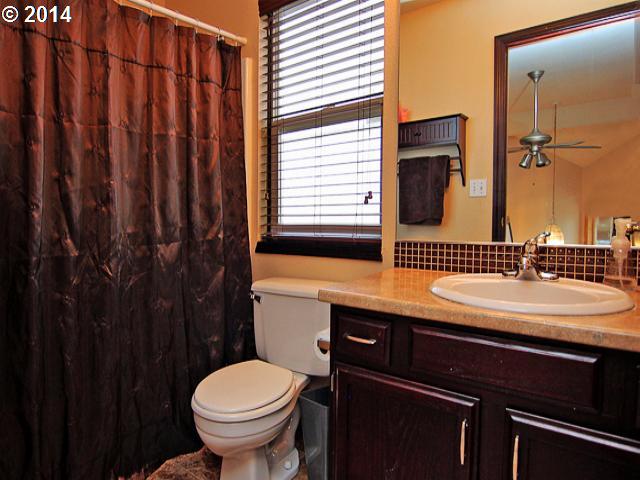12001 Southwest Walker Road Beaverton, OR 97005 - Photo 13 of 16 Bathroom