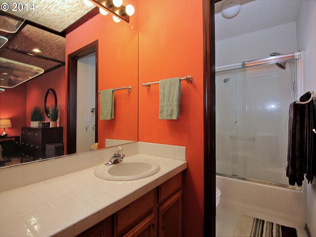 12001 Southwest Walker Road Beaverton, OR 97005 - Photo 8 of 16 Bathroom, Attached