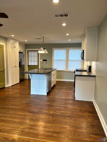 $1,450 | 1532 South Acadian Thruway, Baton Rouge, LA 70808