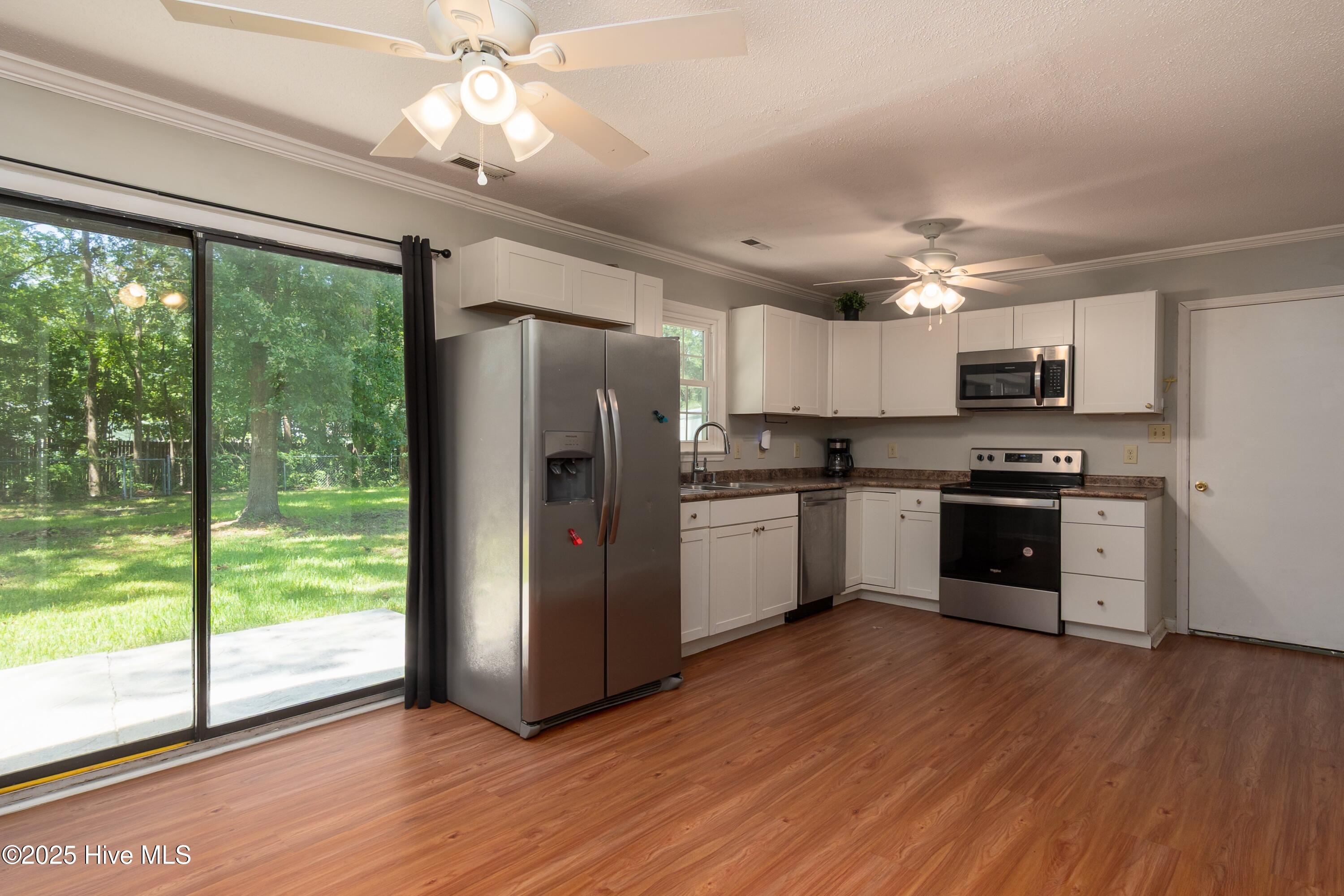 309 Luann Road Jacksonville, NC 28540 - Photo 11 of 36 011-309 Luann-11