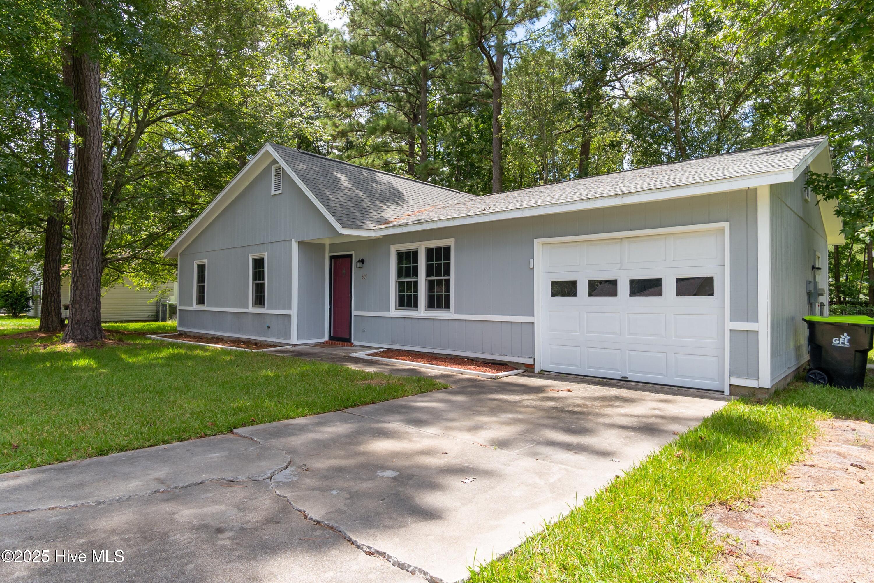 309 Luann Road Jacksonville, NC 28540 - Photo 6 of 36 006-309 Luann-6