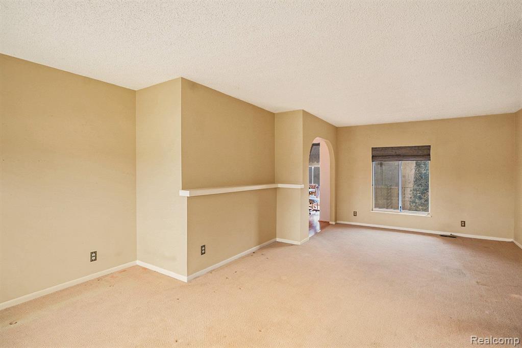 9226 North Vassar Road Mount Morris, MI 48458 - Photo 3 of 20 Gallery Image 3
