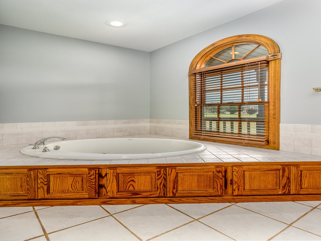 190 Turtle Pointe Bean Station, TN 37708 - Photo 17 of 36 Photo 17