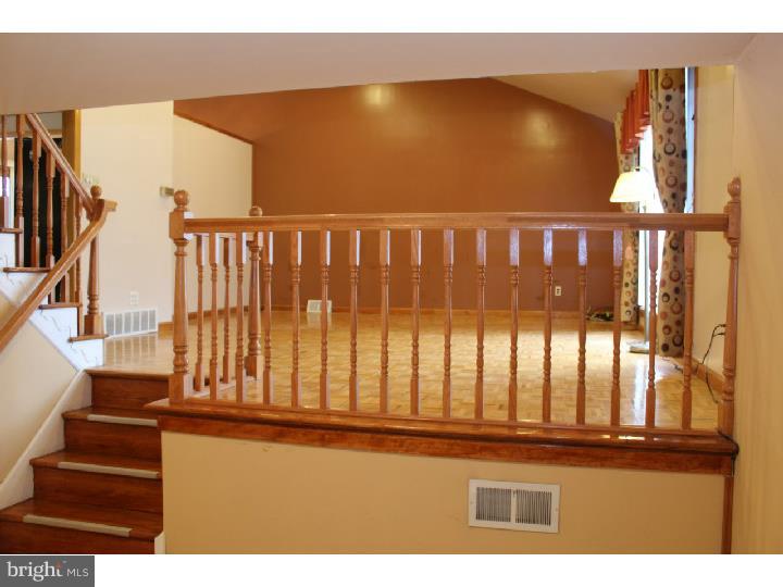 9731 Morefield Road Philadelphia, PA 19115 - Photo 2 of 25 Foyer