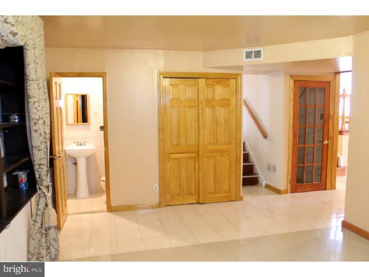 9731 Morefield Road Philadelphia, PA 19115 - Photo 11 of 25 Family Room
