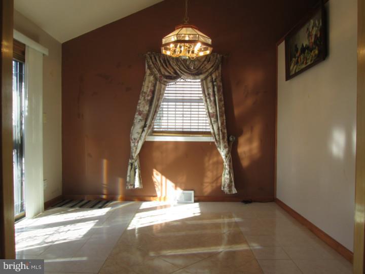 9731 Morefield Road Philadelphia, PA 19115 - Photo 21 of 25 Dining Room