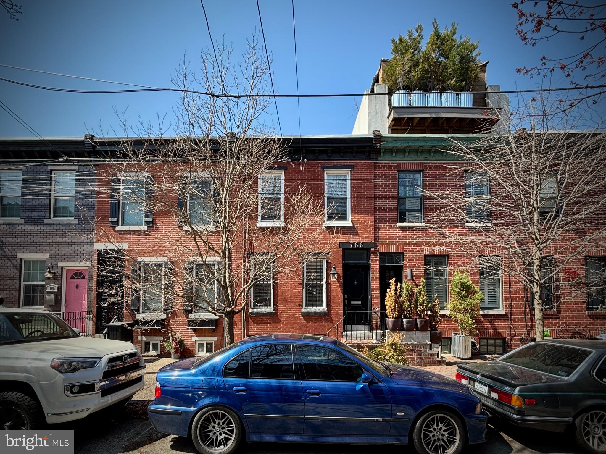a car parked in front of a building