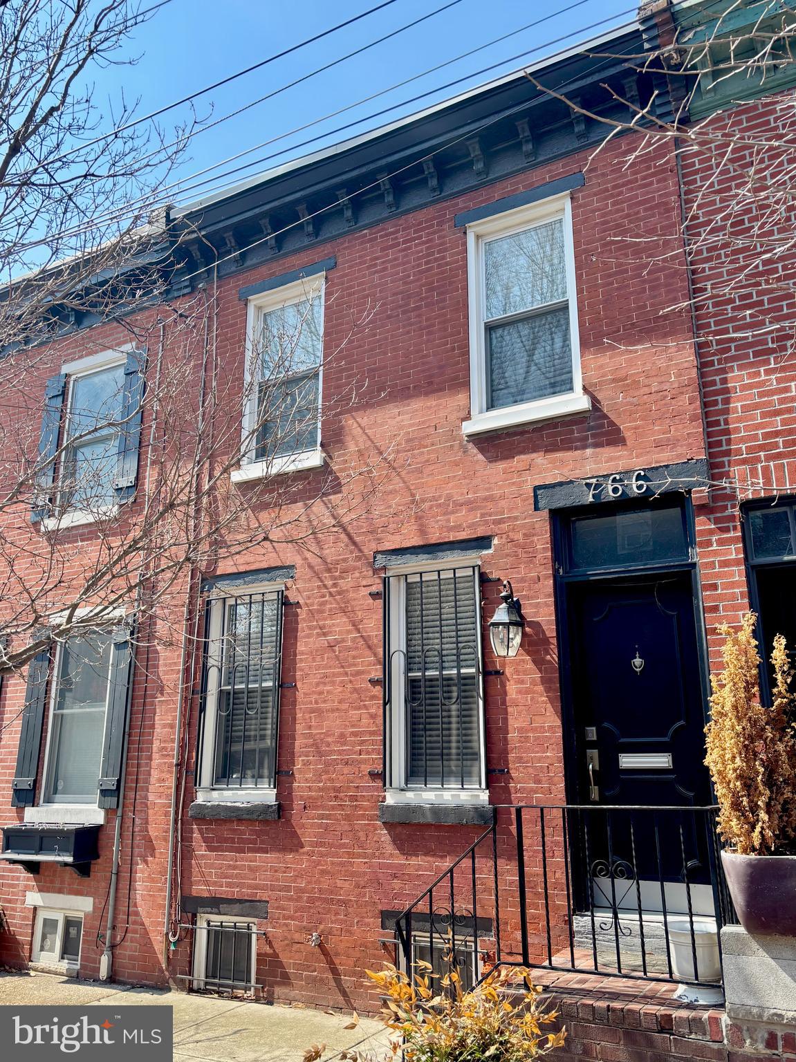 766 Martin Street Philadelphia, PA 19146 - Photo 35 of 35 front view of a building