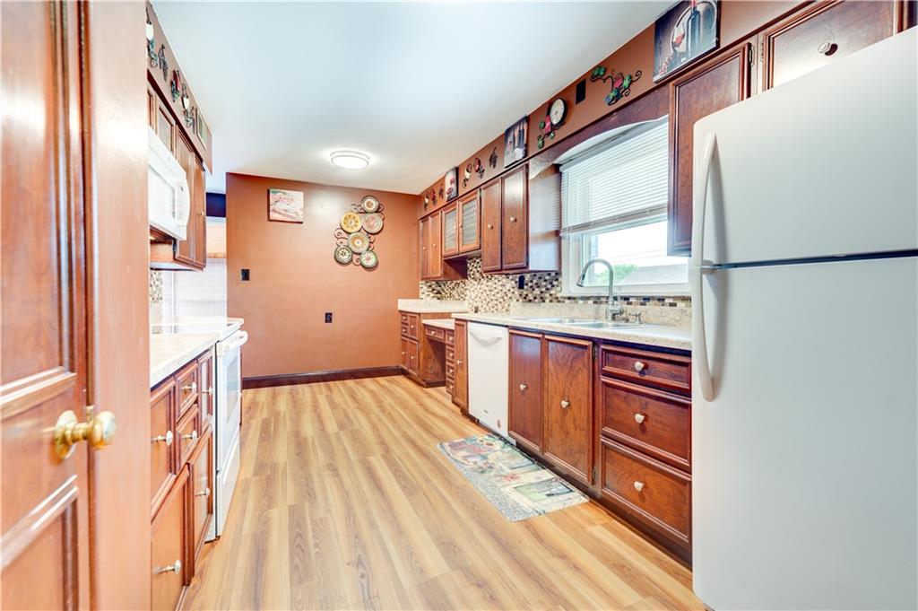 2112 Ritchie Street Aliquippa, PA 15001 - Photo 3 of 25 Gallery Image 3