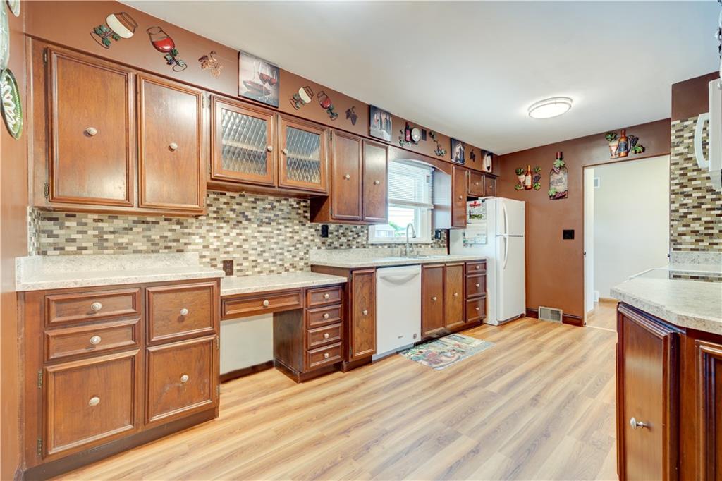 2112 Ritchie Street Aliquippa, PA 15001 - Photo 5 of 25 Gallery Image 5