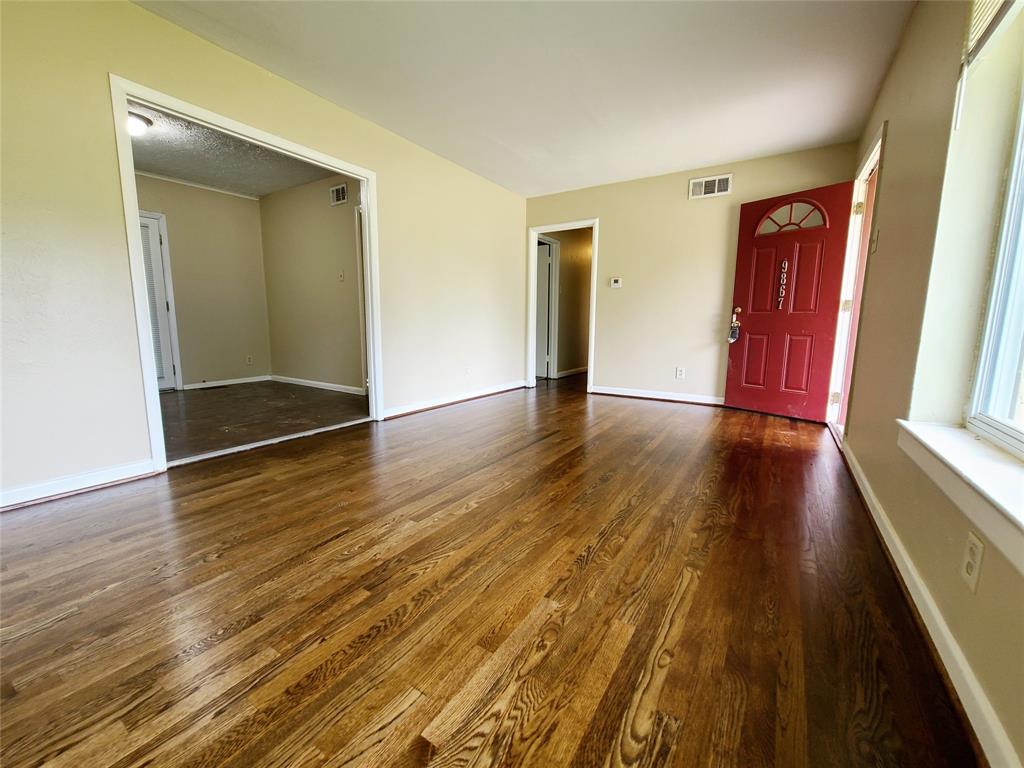 9867 Carnegie Place Dallas, TX 75228 - Photo 2 of 23