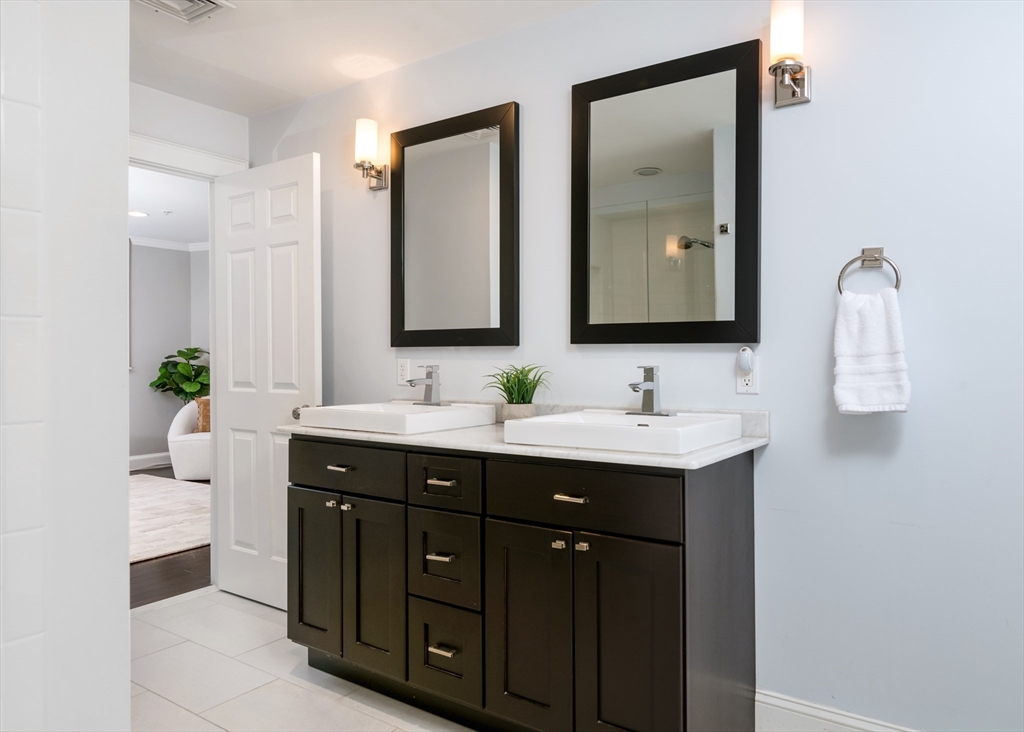 52 Rutland Square, Unit 2 Boston, MA 02118 - Photo 13 of 16 Gallery Image 13