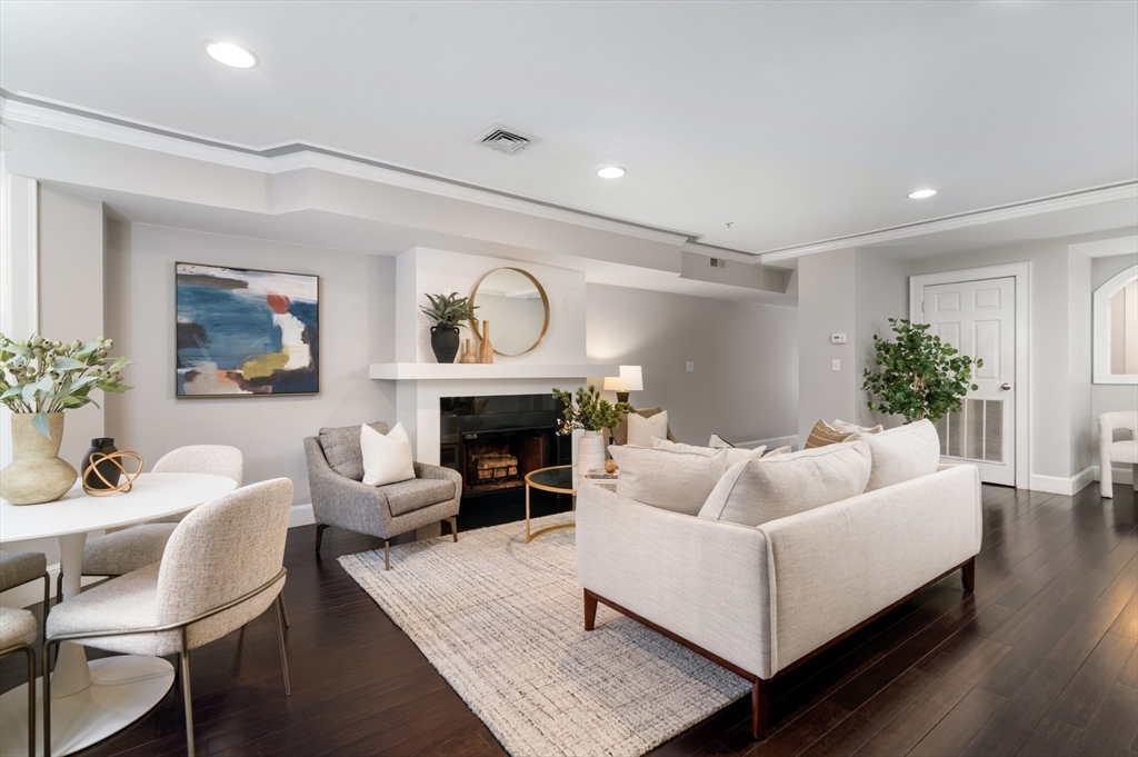 52 Rutland Square, Unit 2 Boston, MA 02118 - Photo 3 of 16 Gallery Image 3