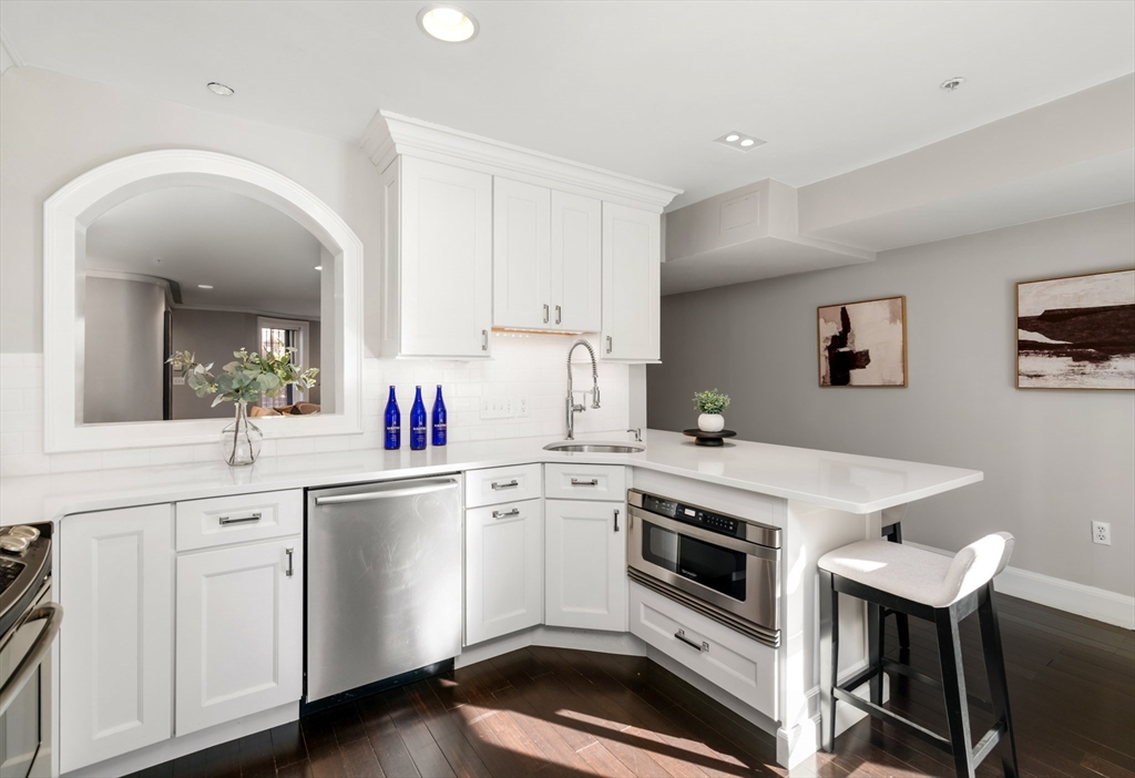 52 Rutland Square, Unit 2 Boston, MA 02118 - Photo 6 of 16 Gallery Image 6