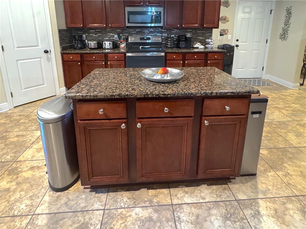 223 Paradise Palm Circle Crestview, FL 32536 - Photo 12 of 30