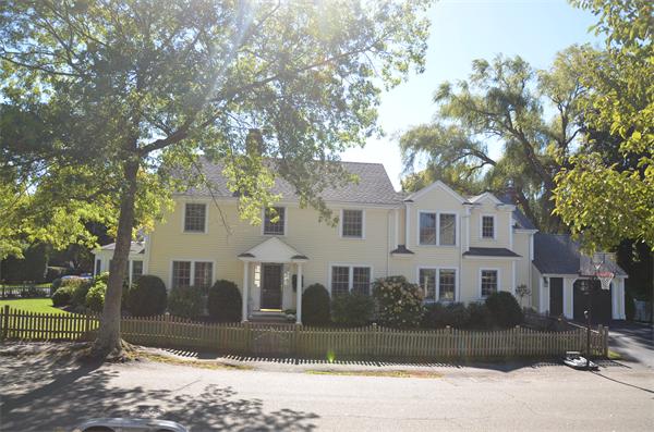 5 Longfellow Road Marblehead, MA 01945 - Photo 1 of 27 Gallery Image 1