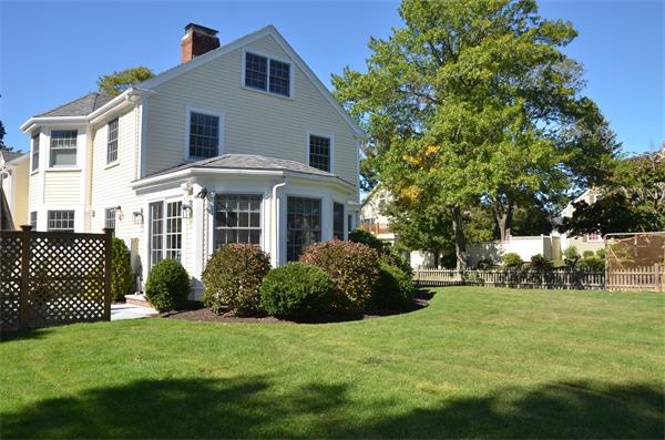 5 Longfellow Road Marblehead, MA 01945 - Photo 3 of 27 Gallery Image 3