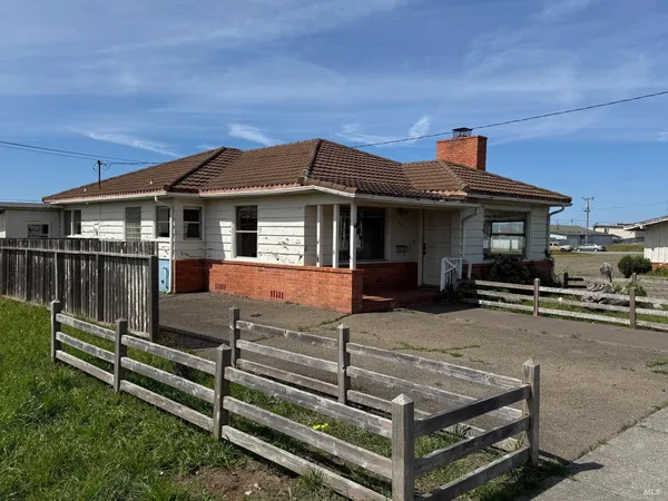 $549,000 | 327 South Franklin Street, Fort Bragg, CA 95437