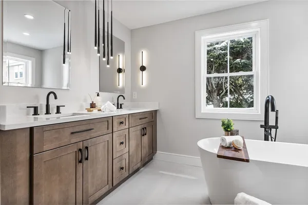 $1,099,900 | 122 Woodruff Avenue, Unit 122, Medford, MA 02155