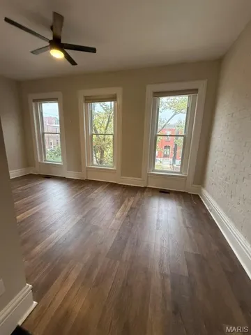 $409,900 | 2010 Oregon Avenue, St. Louis, MO 63104